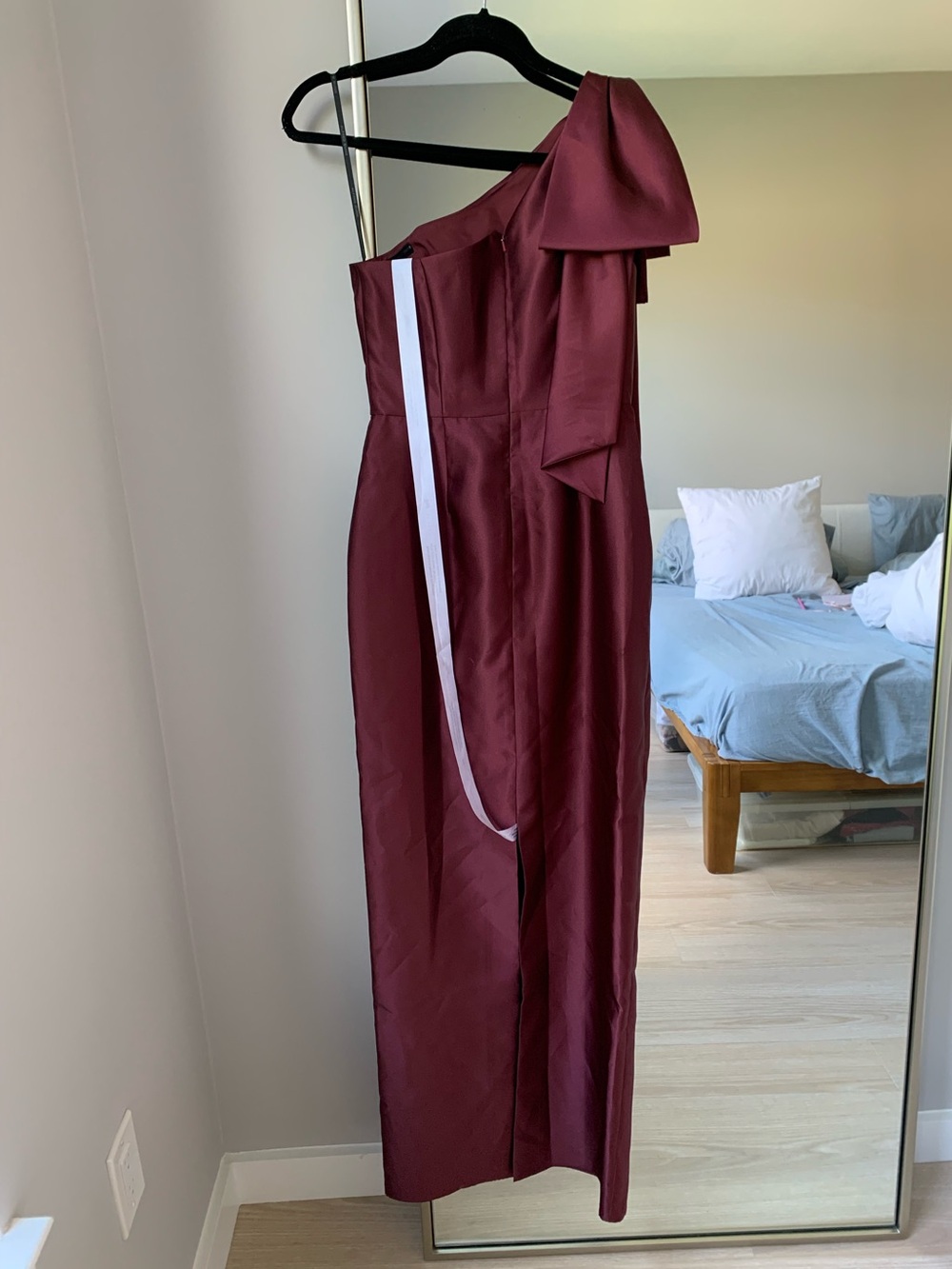 Alfred Sung Bow Detail One Shoulder Satin Twill Column Gown Burgundy NWT Size 2 - Picture 3 of 6